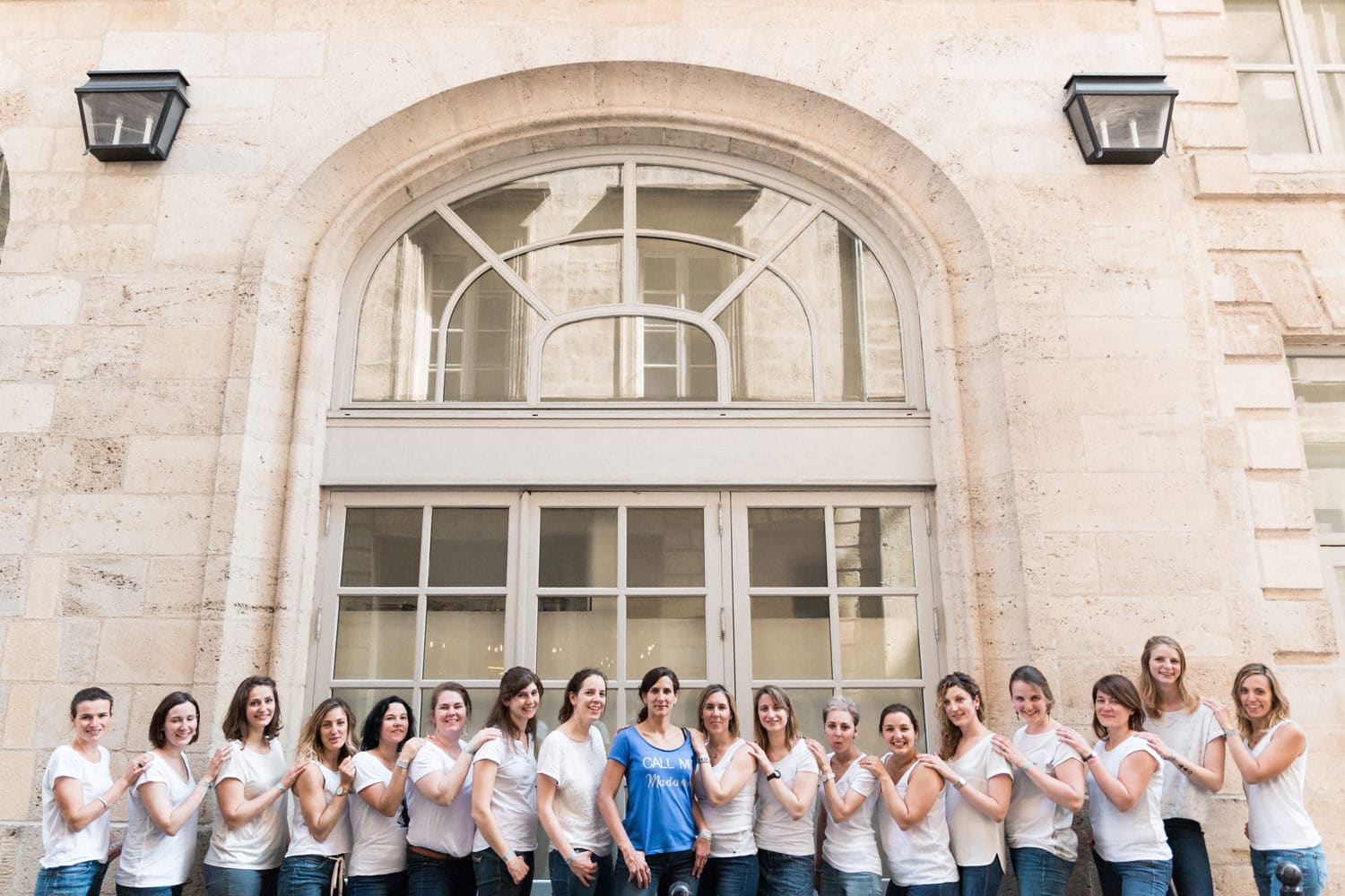 seance photo evjf bordeaux cap ferret arcachon enterrement vie jeune fille photographe grand groupe 20 filles
