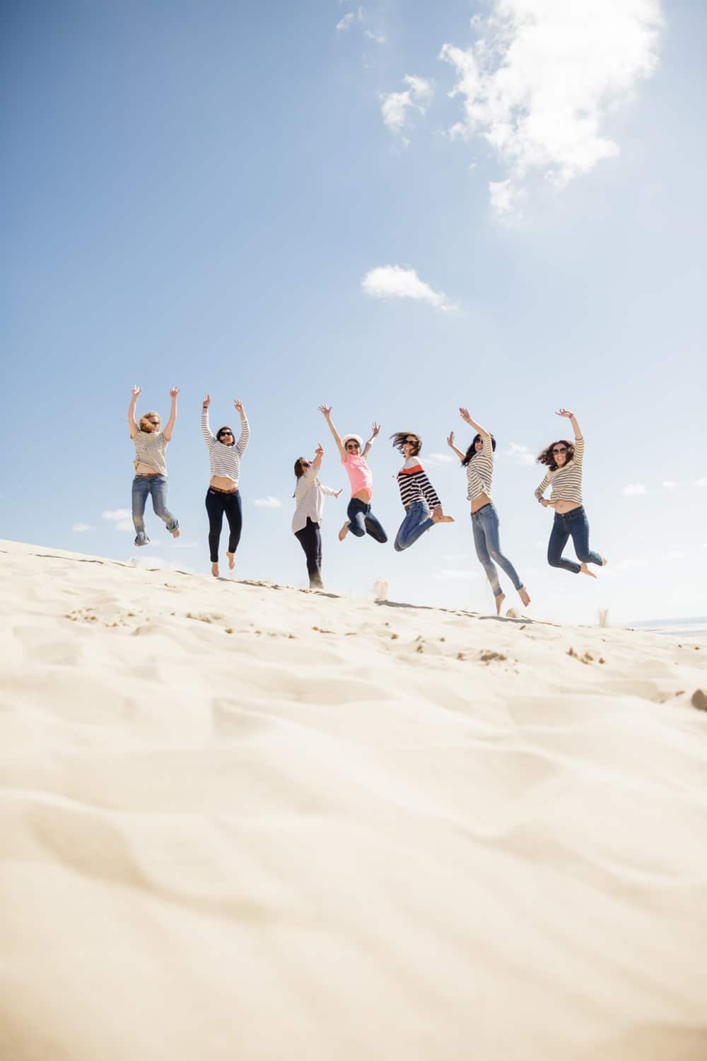seance photo evjf bordeaux cap ferret arcachon enterrement vie jeune fille photographe plage dune du pyla pilat