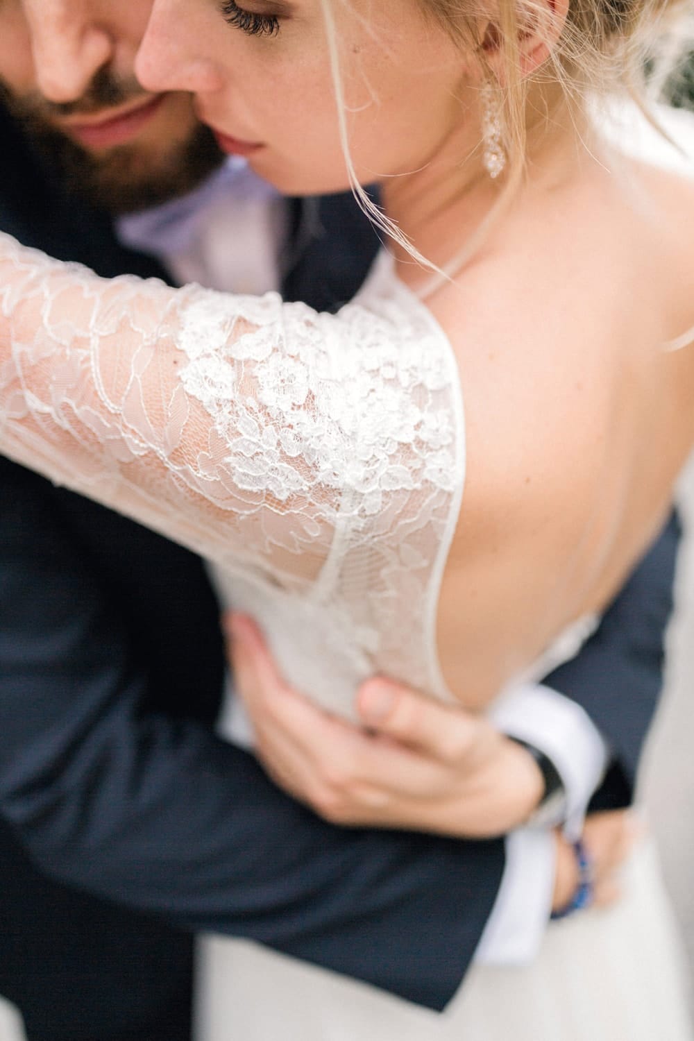 photographe mariage bordeaux cap ferret arcachon dentelle detail couple