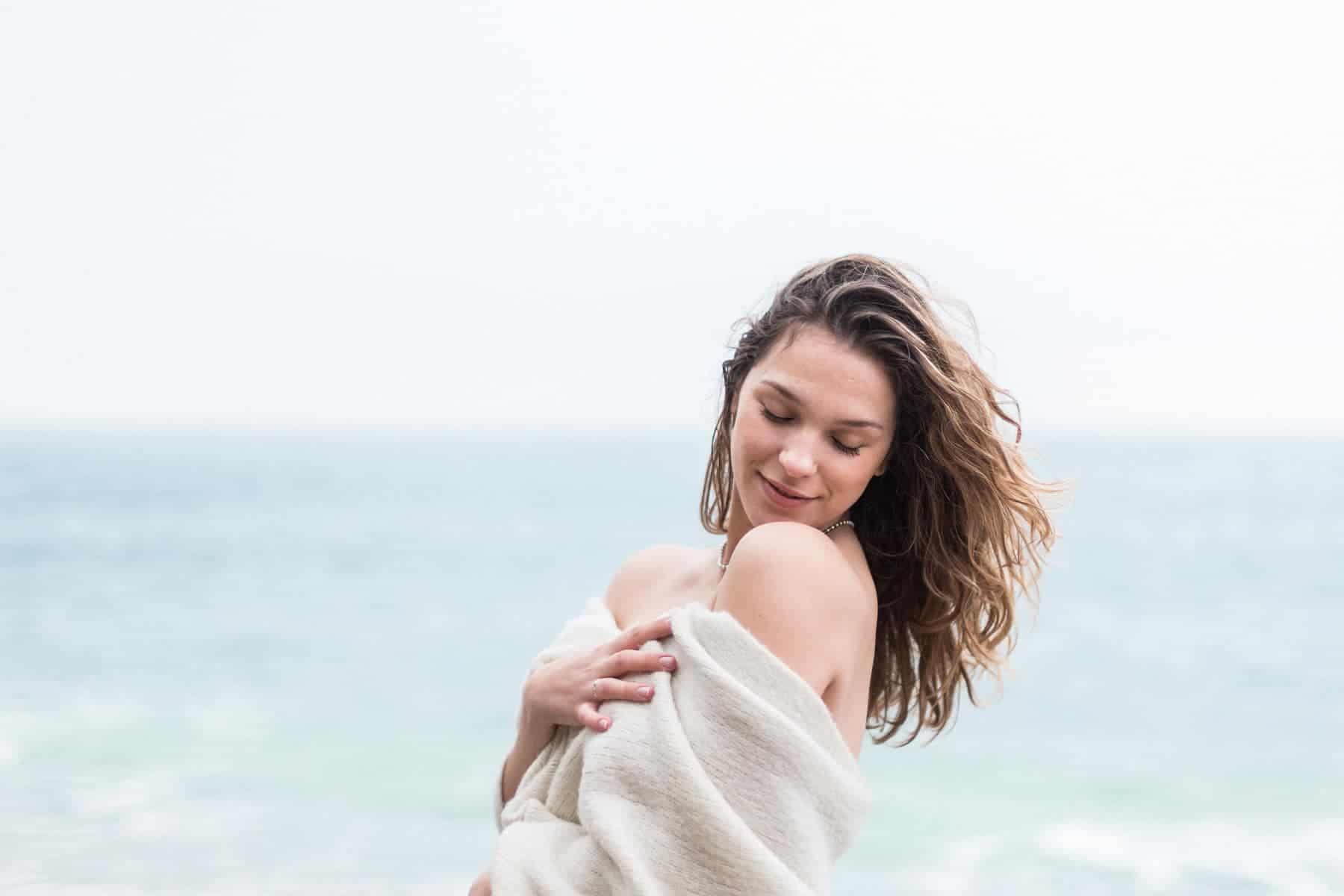 séance photo portrait sensuel à la plage 