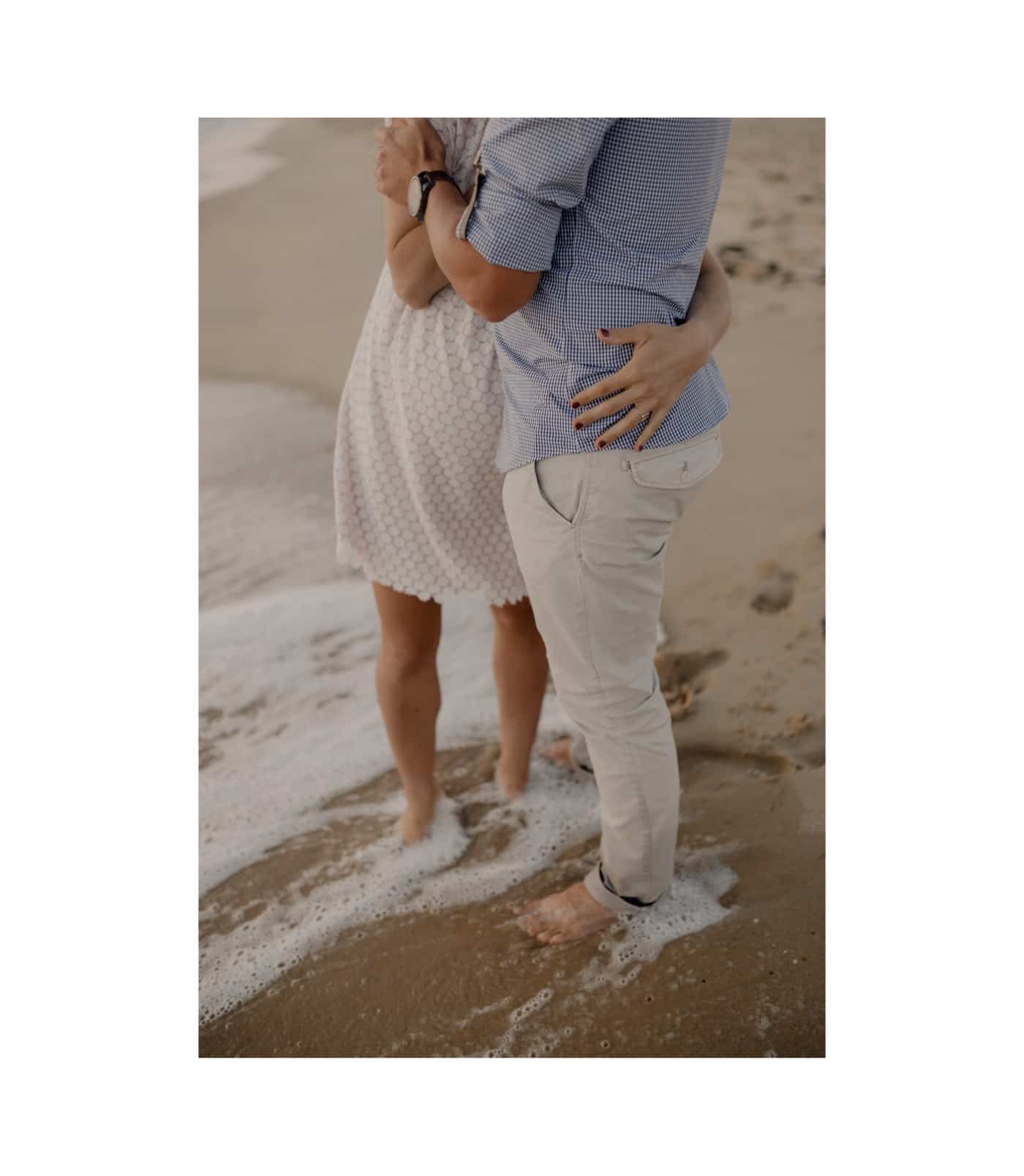 24 LaureRegis couple grossesse seance photo plage cap ferret 027