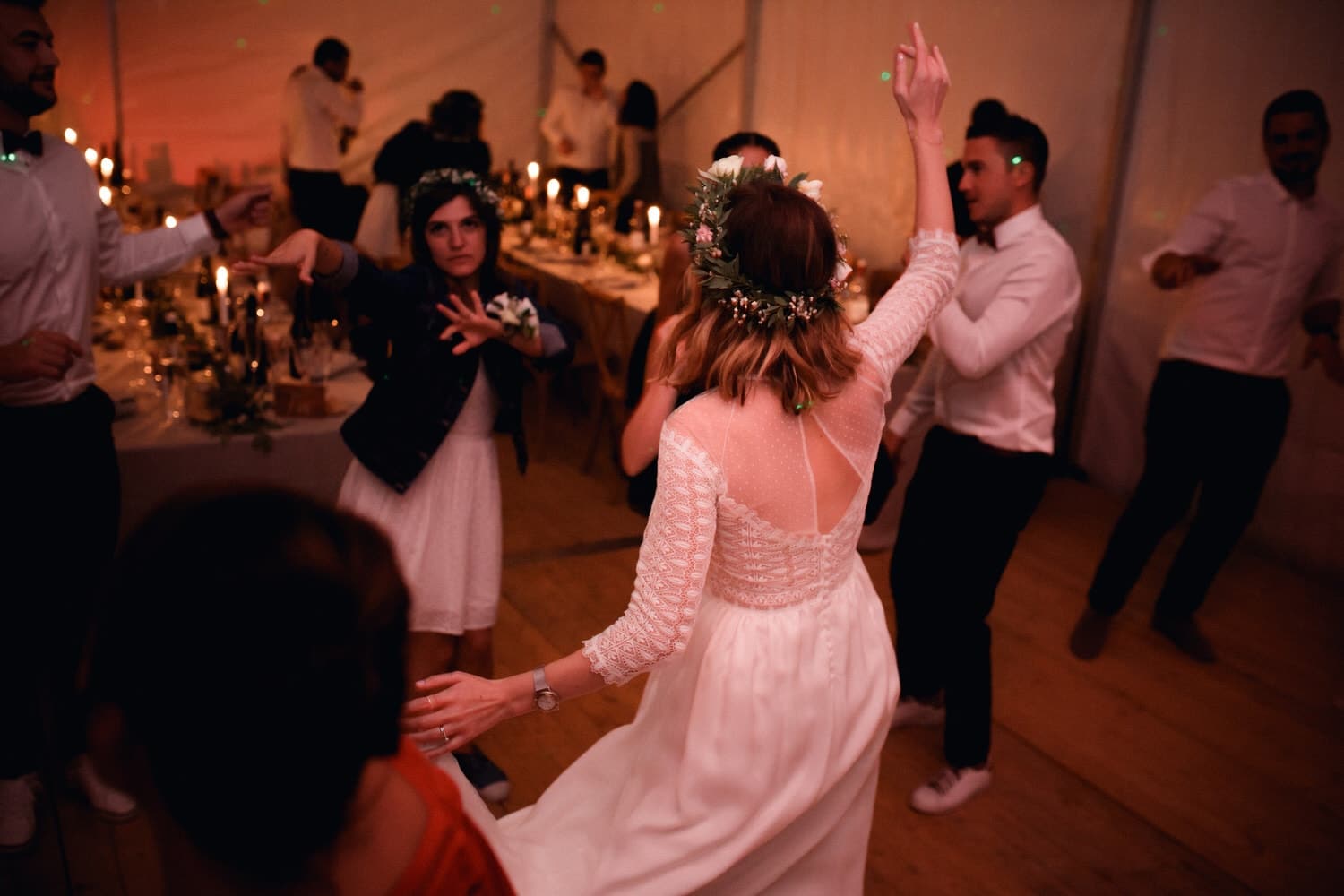 la mariée sur le dance floor