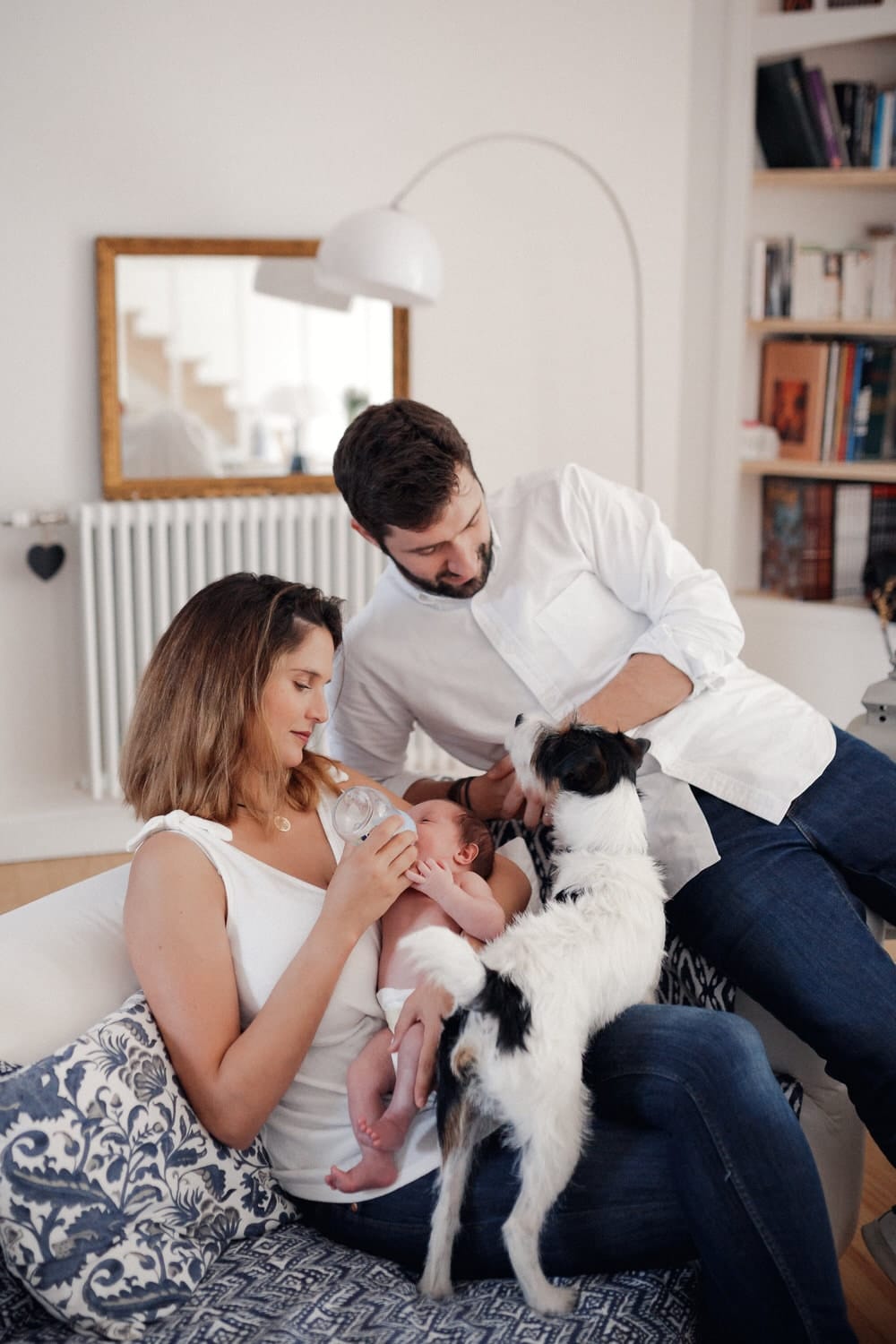 allaitement en famille pour la séance photo
