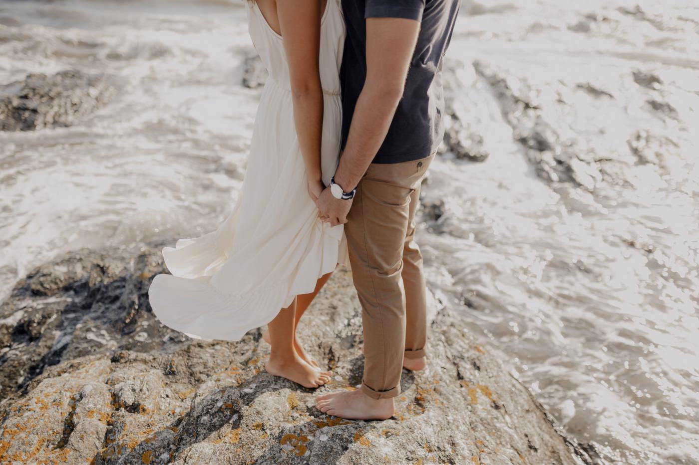 04 seance photo couple plage bretagne rochers