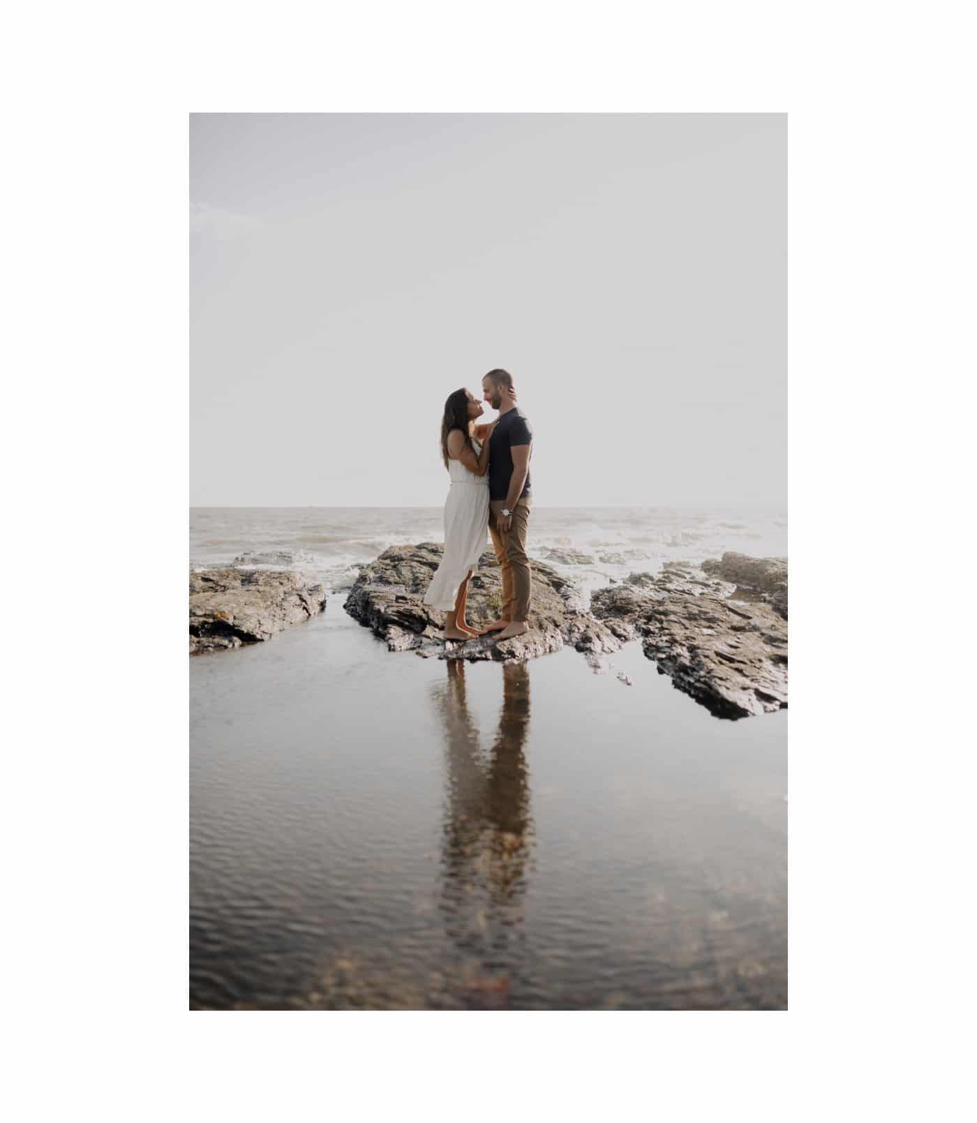 05 seance photo couple plage bretagne rochers 1